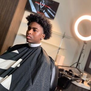 Meet your Posher, Derreck